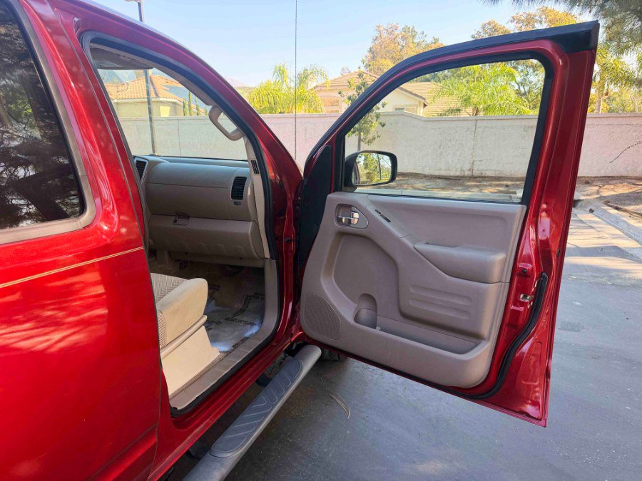 Used 2015 Nissan Frontier SV w/ SV Value Truck Package image 27