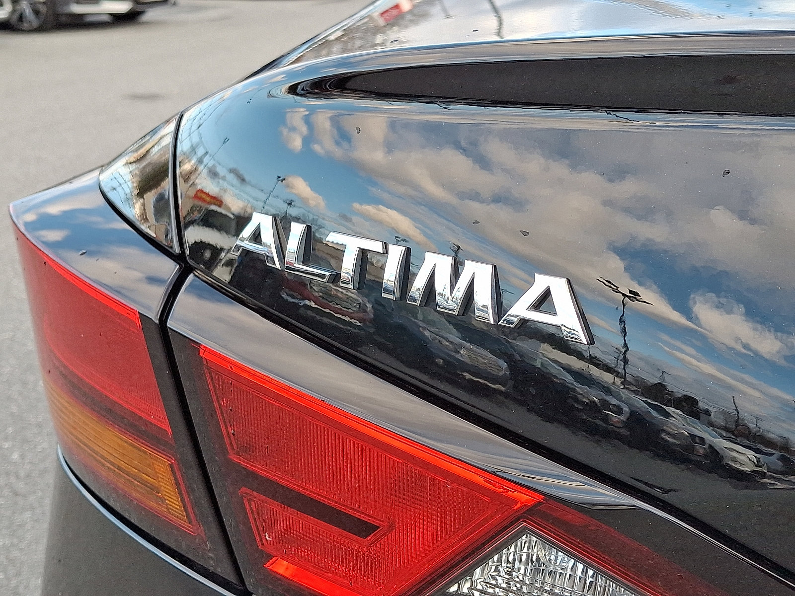 Certified 2022 Nissan Altima 2.5 SV w/ SV Premium Package image 9