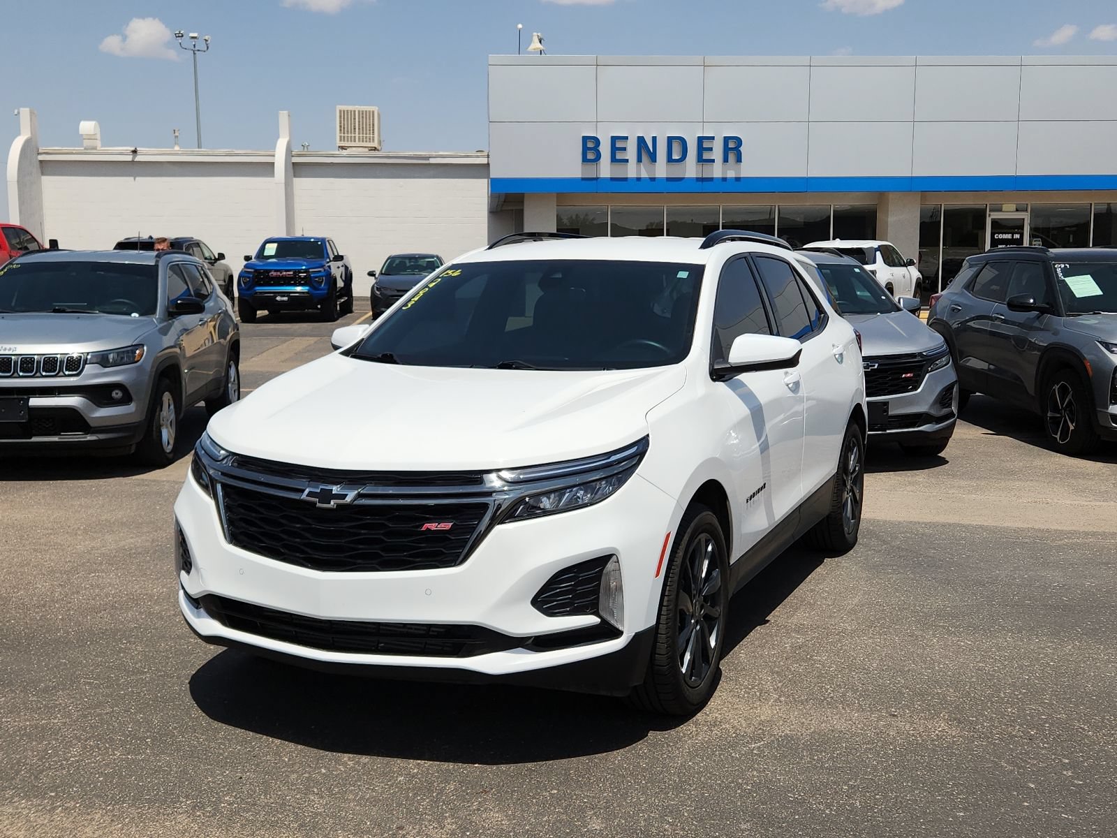 Used 2023 Chevrolet Equinox RS FWD image 1