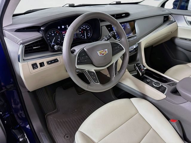 Used 2023 Cadillac XT5 Premium Luxury w/ Technology Package AWD/4WD image 13