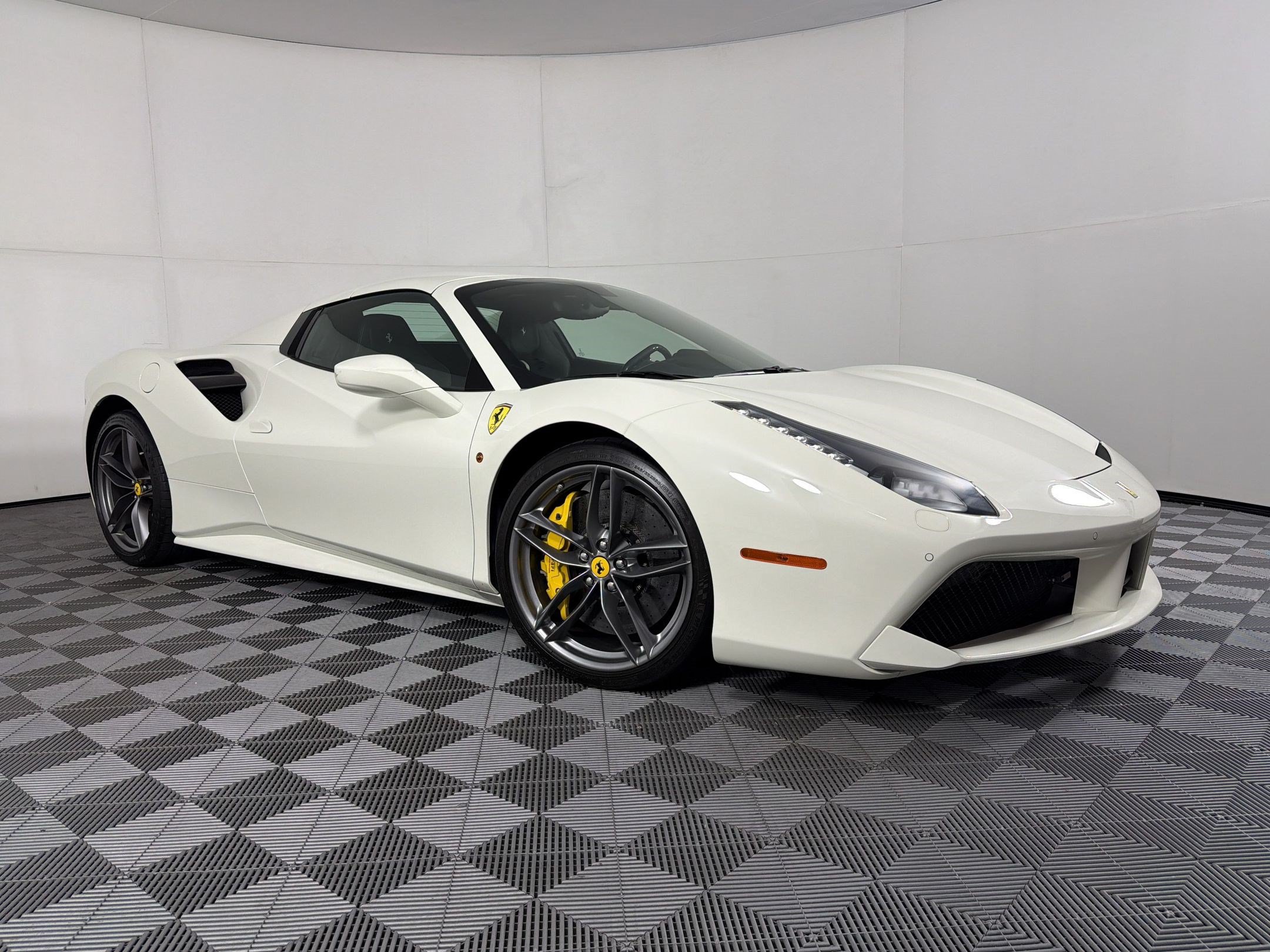 Used 2017 Ferrari 488 Spider RWD image 7
