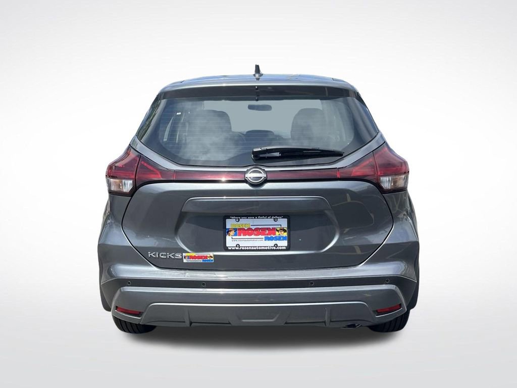 New 2025 Nissan Kicks Play S image 4