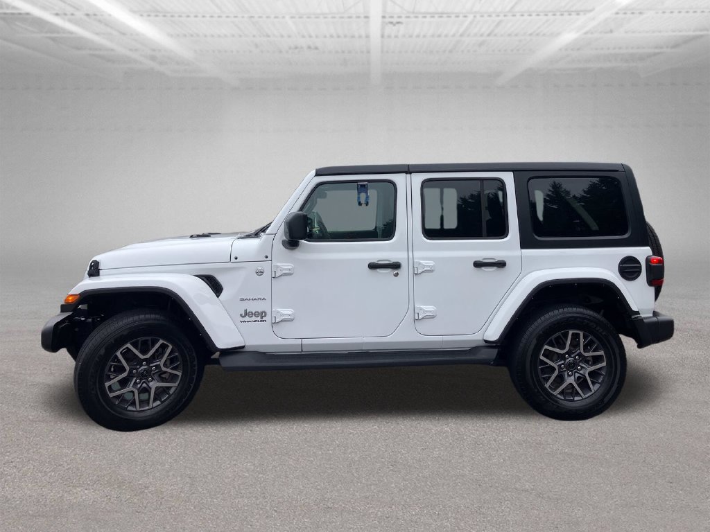 Used 2024 Jeep Wrangler Unlimited Sahara w/ Technology Group AWD/4WD image 2