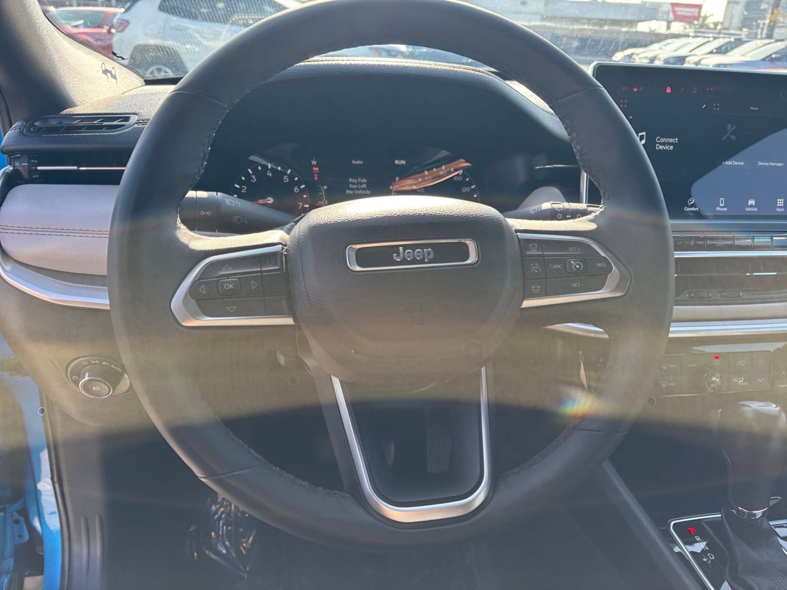 Used 2025 Jeep Compass Limited image 29