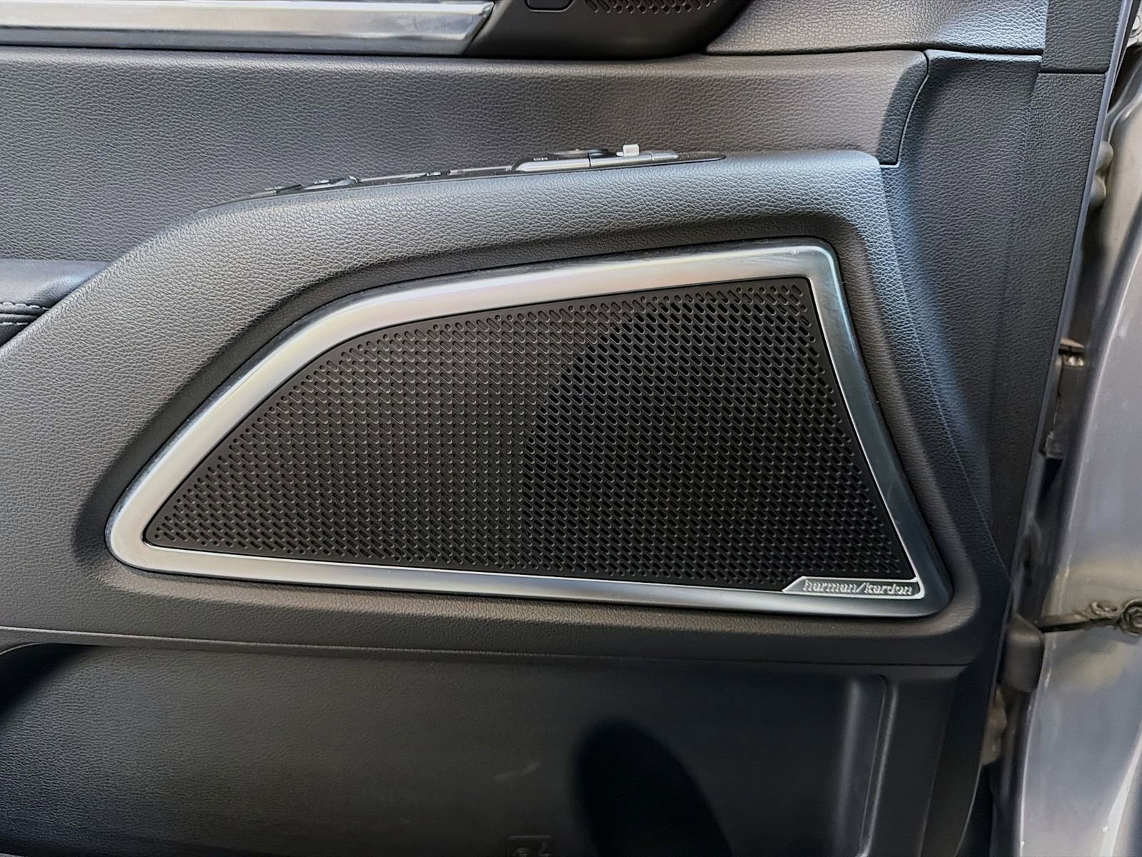 Used 2022 Kia Telluride SX w/ SX Prestige Package AWD/4WD image 19