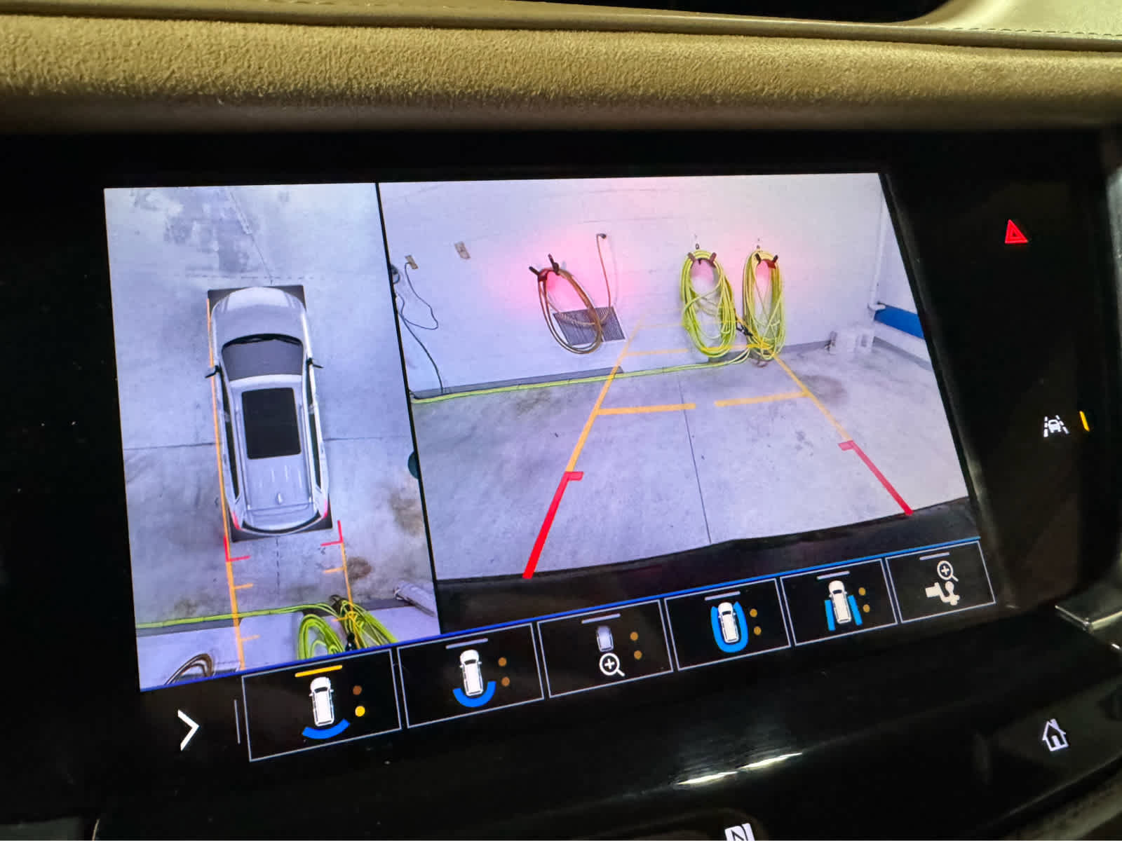 Used 2020 Cadillac XT6 Premium Luxury w/ Platinum Package image 18