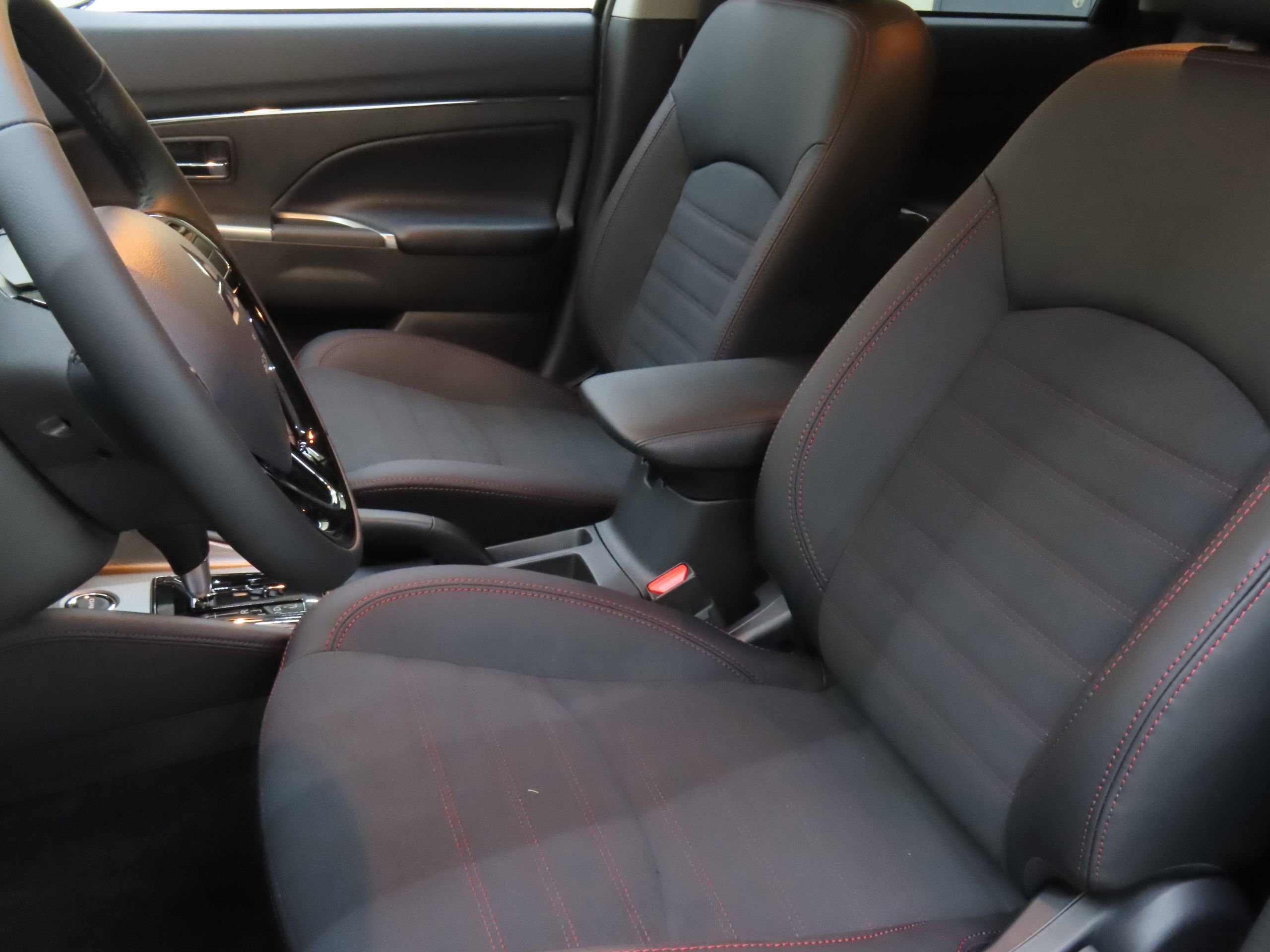 New 2025 Mitsubishi Outlander Sport SE image 10