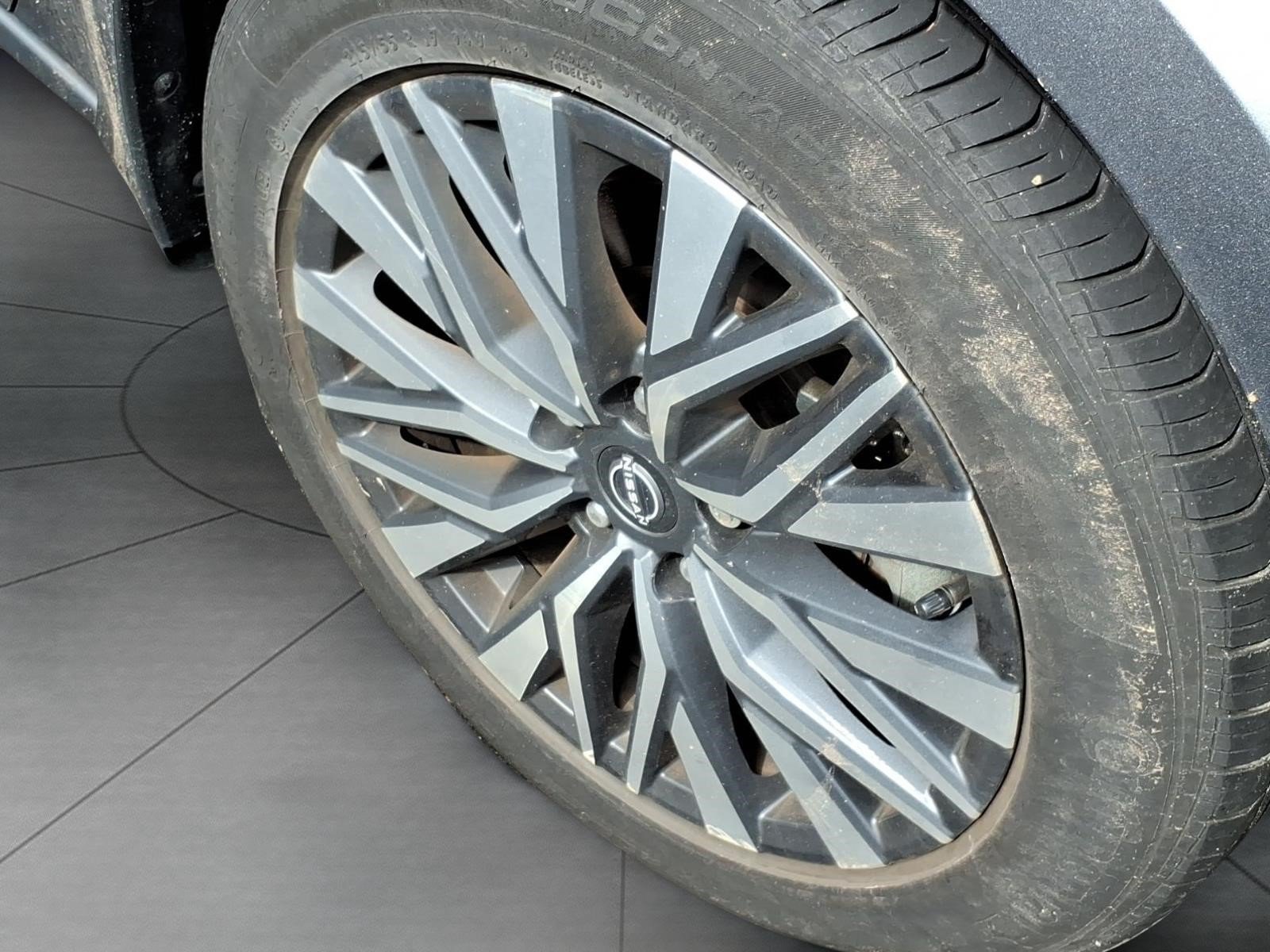 Used 2024 Nissan Altima 2.5 SV AWD/4WD image 5