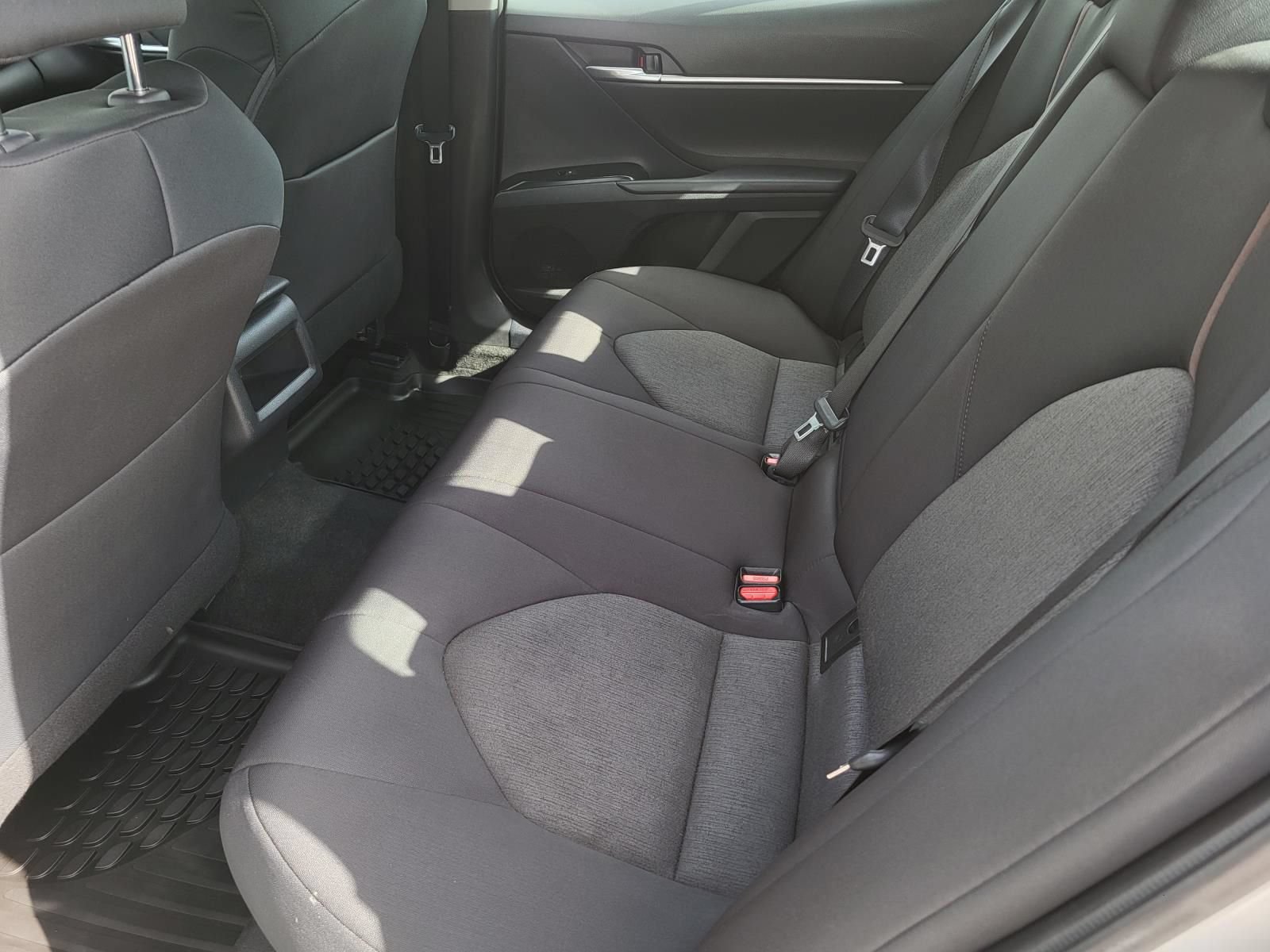 Used 2020 Toyota Camry LE FWD image 11