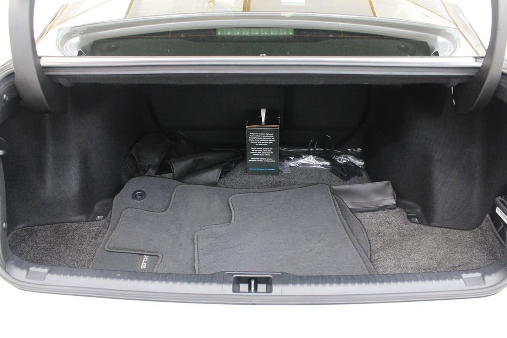 Used 2022 Lexus IS 300 w/ Premium Package RWD image 31