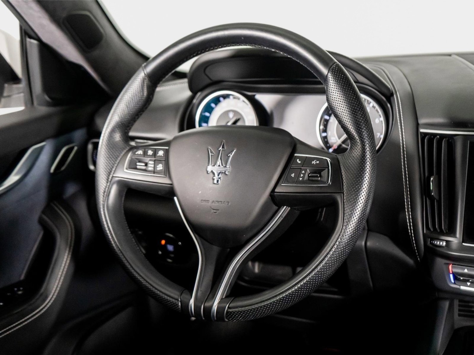 Used 2023 Maserati Levante GT image 50