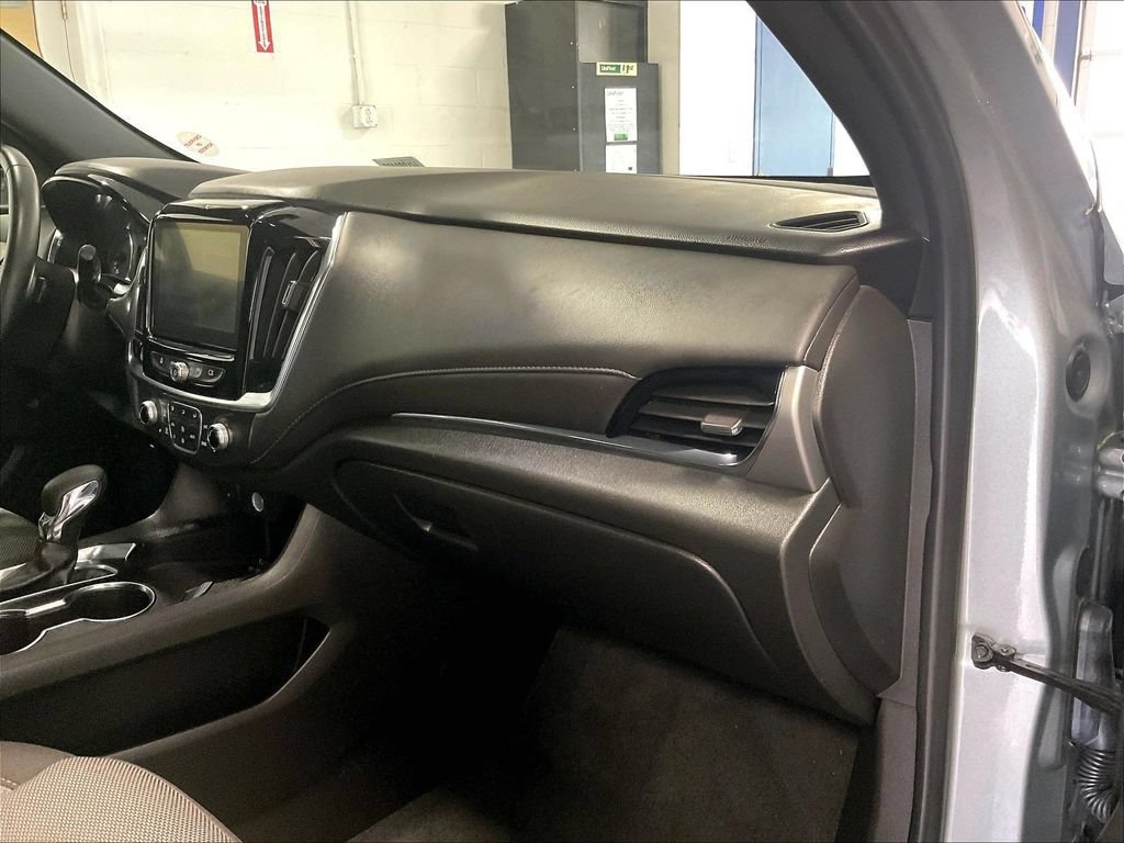Used 2023 Chevrolet Traverse LT AWD/4WD image 13