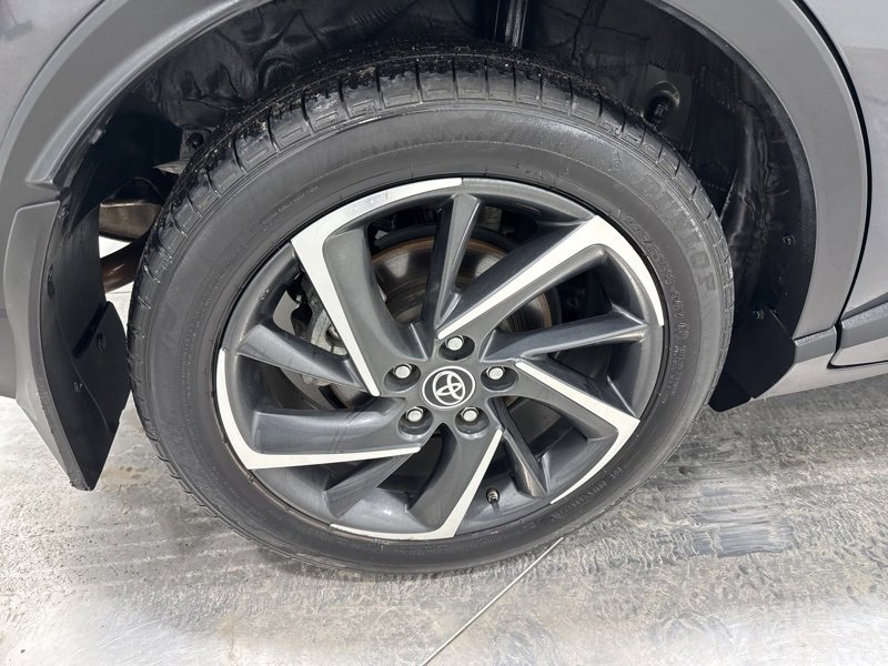 Used 2022 Toyota C-HR Limited image 8