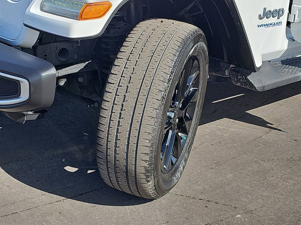 Used 2022 Jeep Wrangler Unlimited Sahara w/ Cold Weather Group image 37