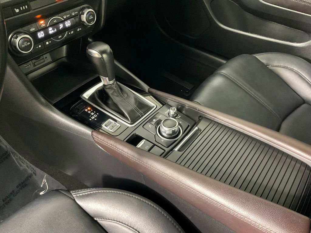 Used 2018 MAZDA MAZDA3 Touring FWD image 18