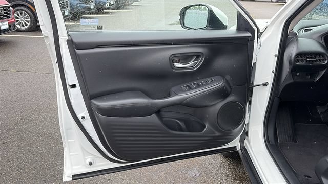 Used 2025 Honda HR-V LX image 8