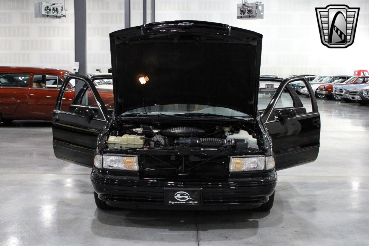 Used 1994 Chevrolet Impala SS image 21