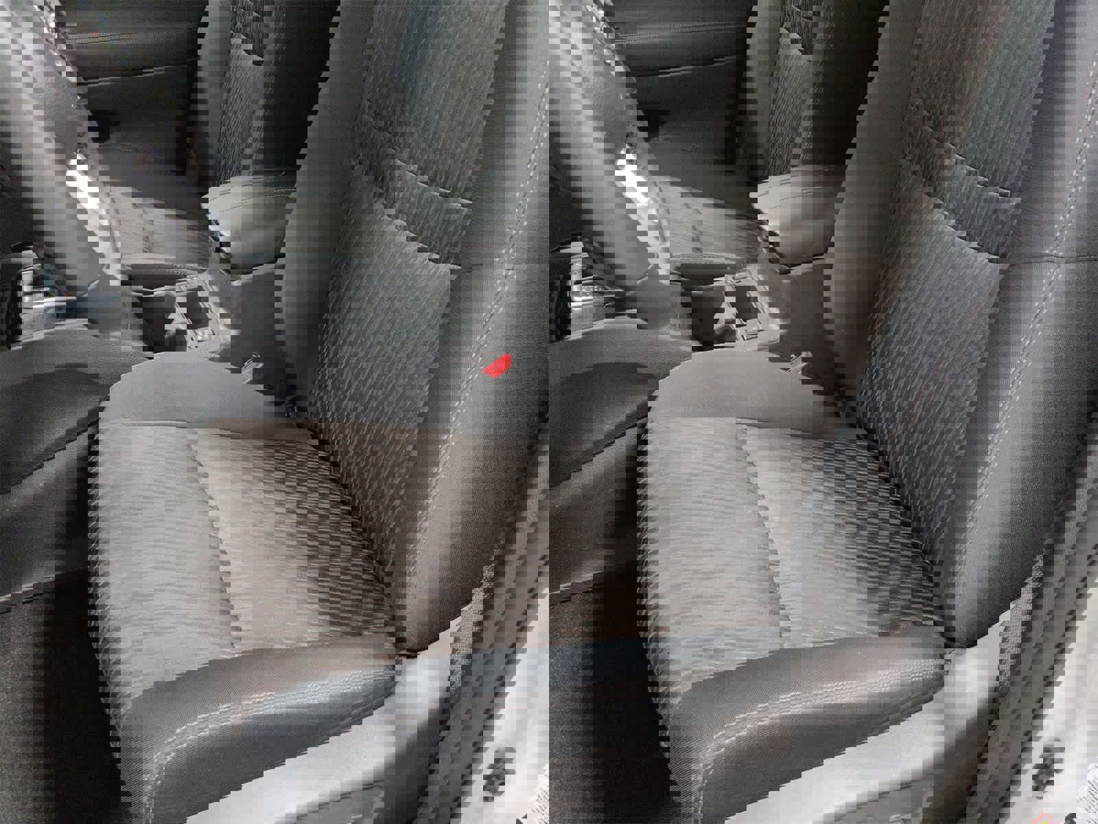 Used 2017 Nissan Rogue SV w/ Sun & Sound Touring Package image 16