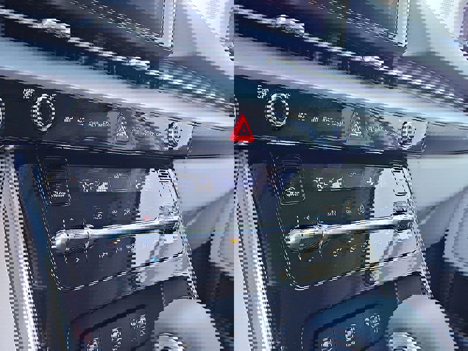 Used 2024 Kia Carnival EX image 18