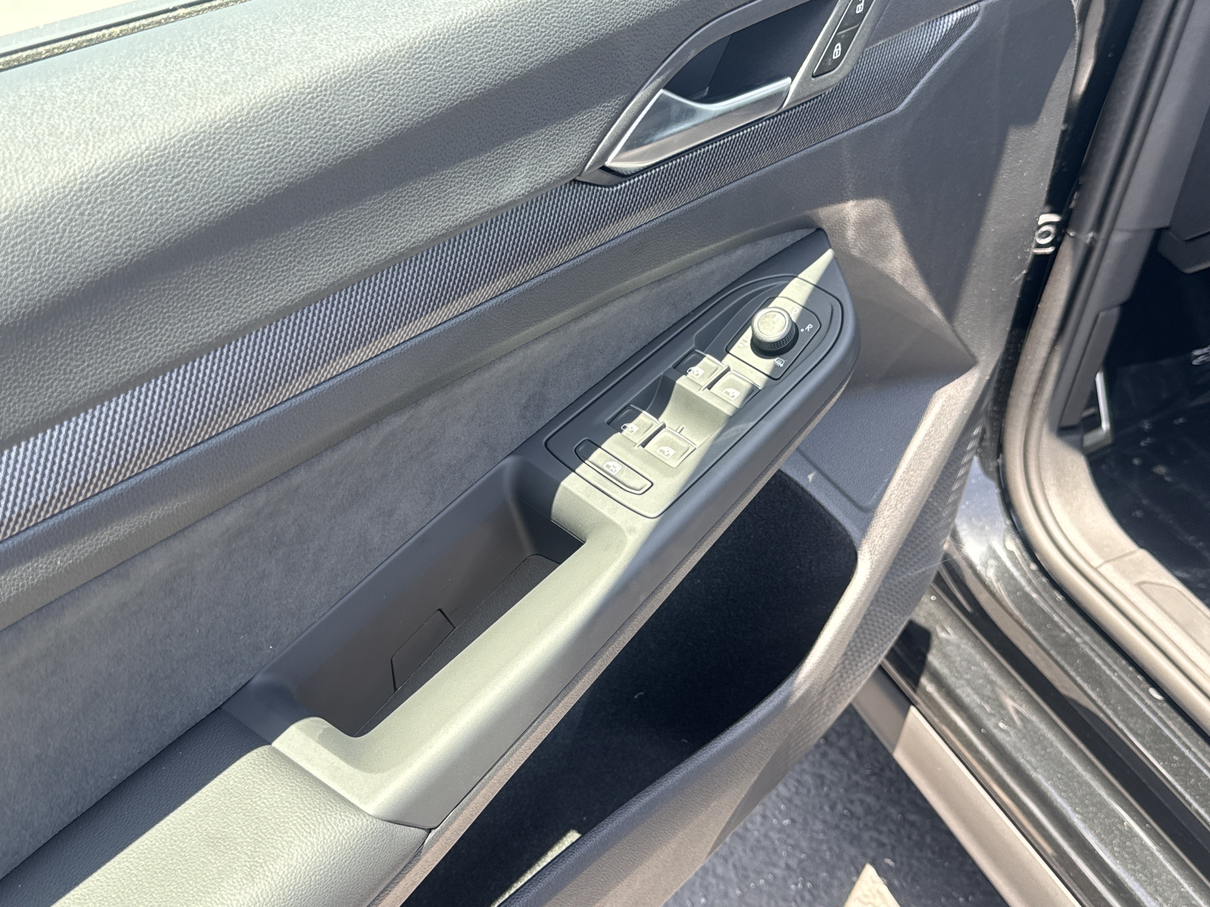 New 2026 Volkswagen Golf S FWD image 13