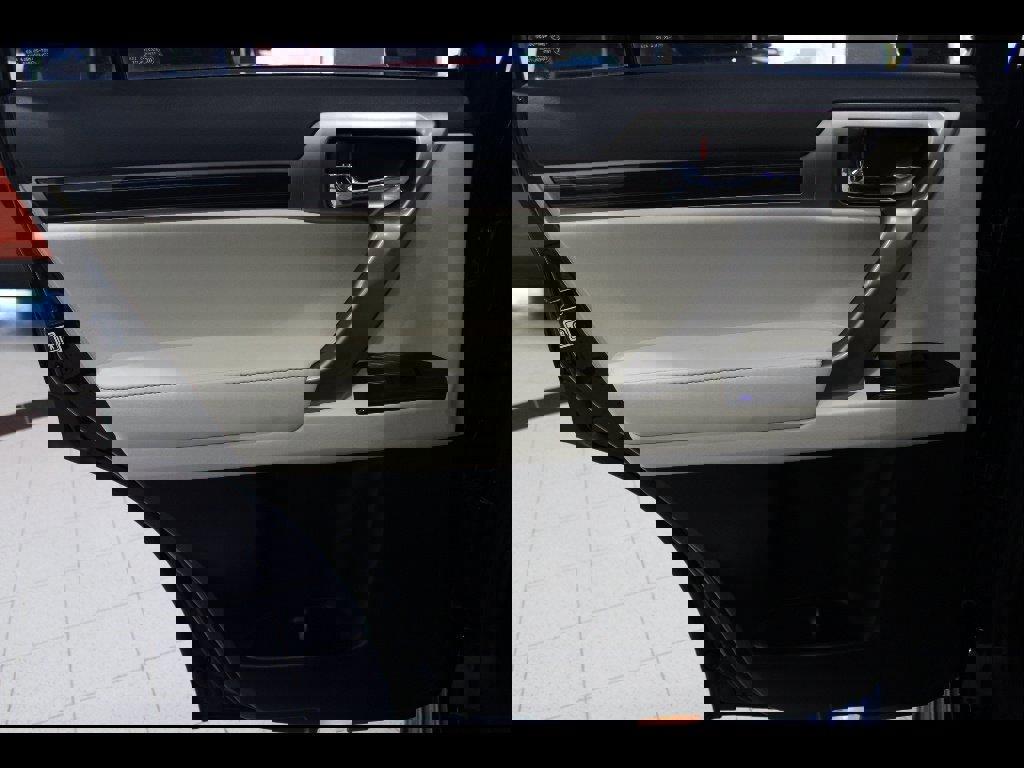 Used 2020 Lexus GX 460 Premium w/ Premium Package image 17