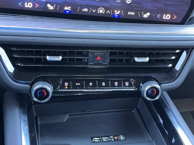 Certified 2025 Chevrolet Suburban LT w/ Comfort Package AWD/4WD image 30