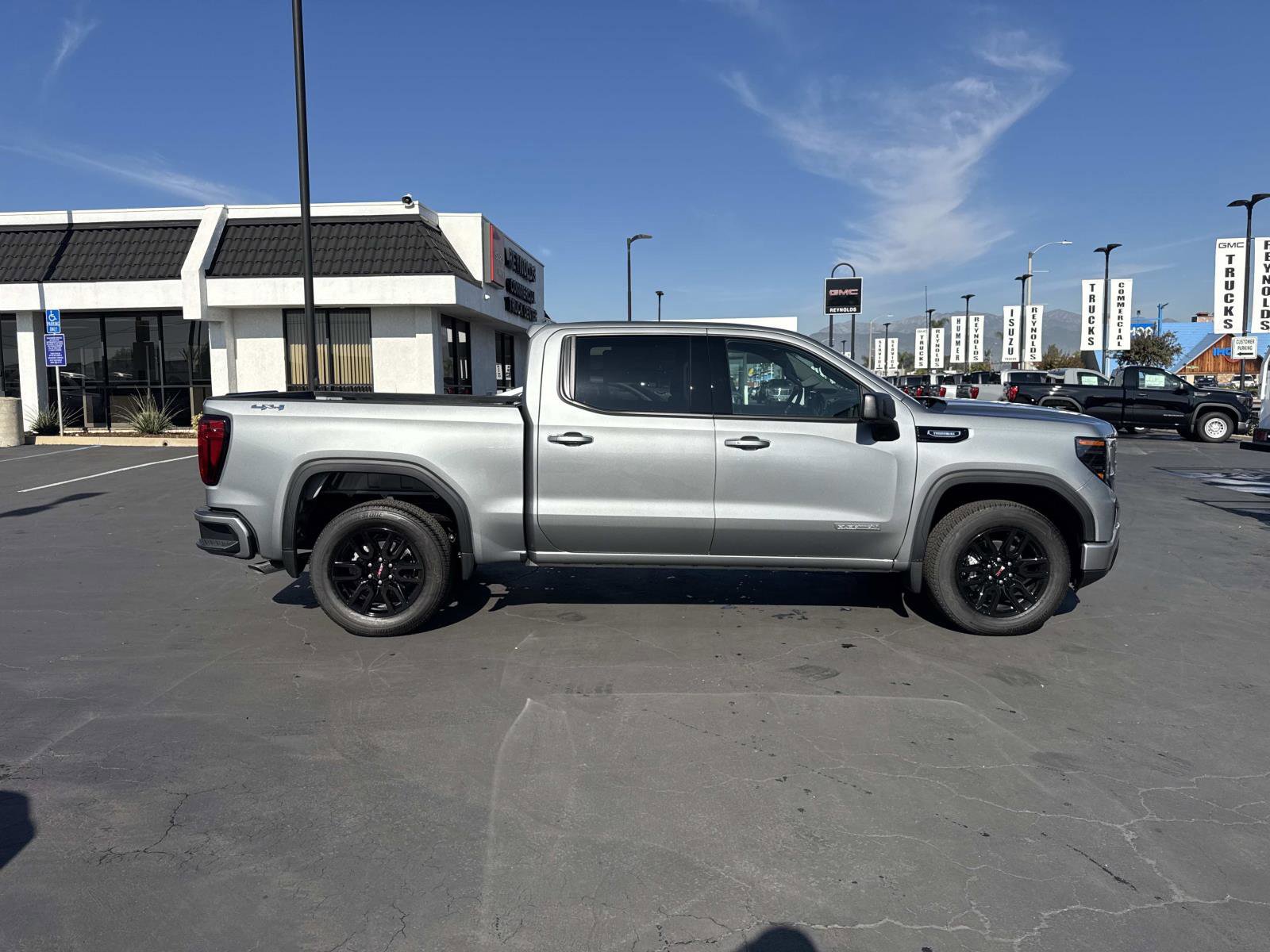 New 2026 GMC Sierra 1500 Elevation image 4