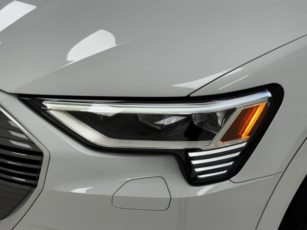 Used 2019 Audi e-tron Premium Plus image 38