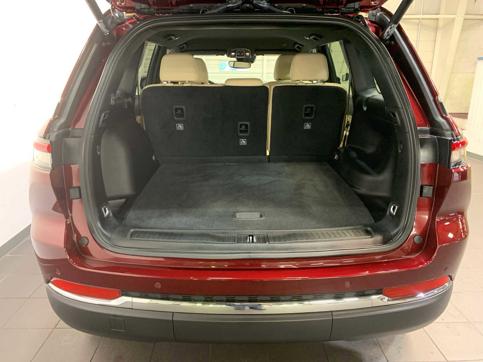 Used 2024 Jeep Grand Cherokee Limited w/ Trailer Tow Package image 10