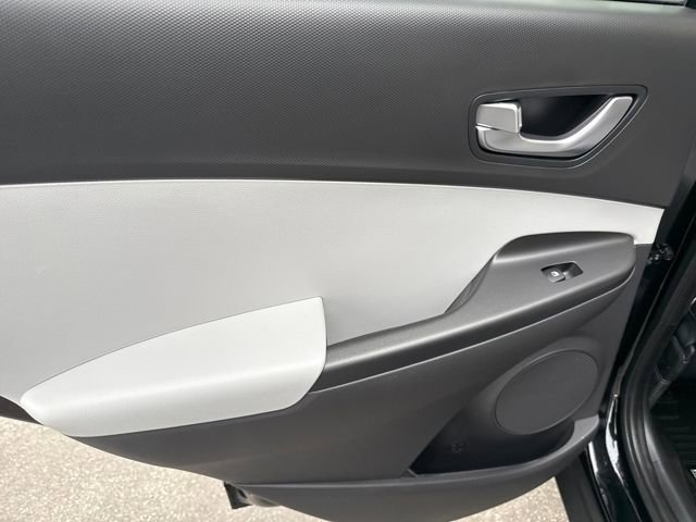 Used 2023 Hyundai Kona SEL w/ Convenience Package image 17