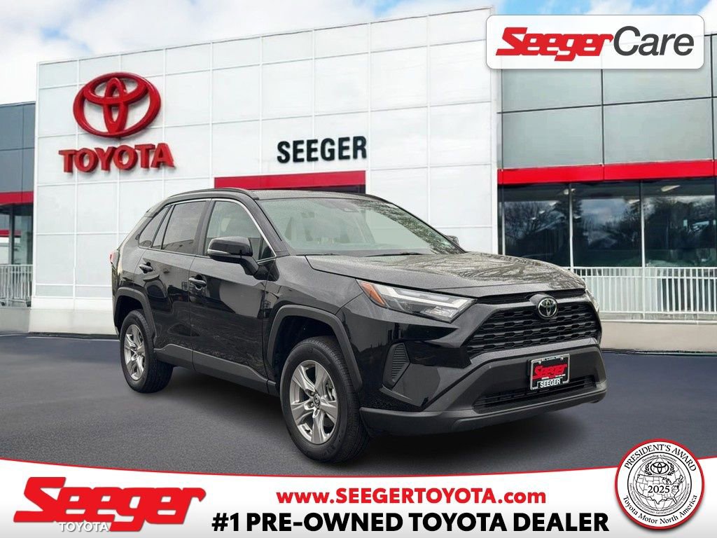 Used 2025 Toyota RAV4 XLE AWD/4WD video 1