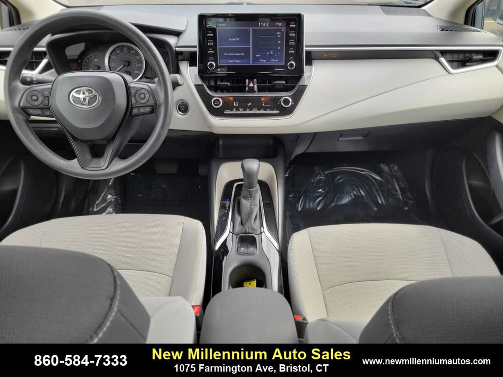 Used 2021 Toyota Corolla LE w/ LE Convenience Package image 12