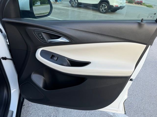Used 2021 Buick Encore GX Select FWD image 28