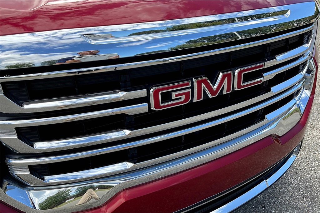Used 2023 GMC Acadia SLE w/ Driver Convenience Package image 28