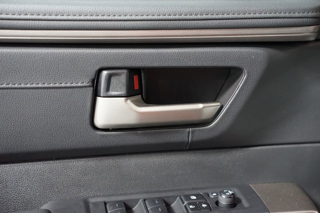 Used 2025 Toyota Tundra Limited image 33