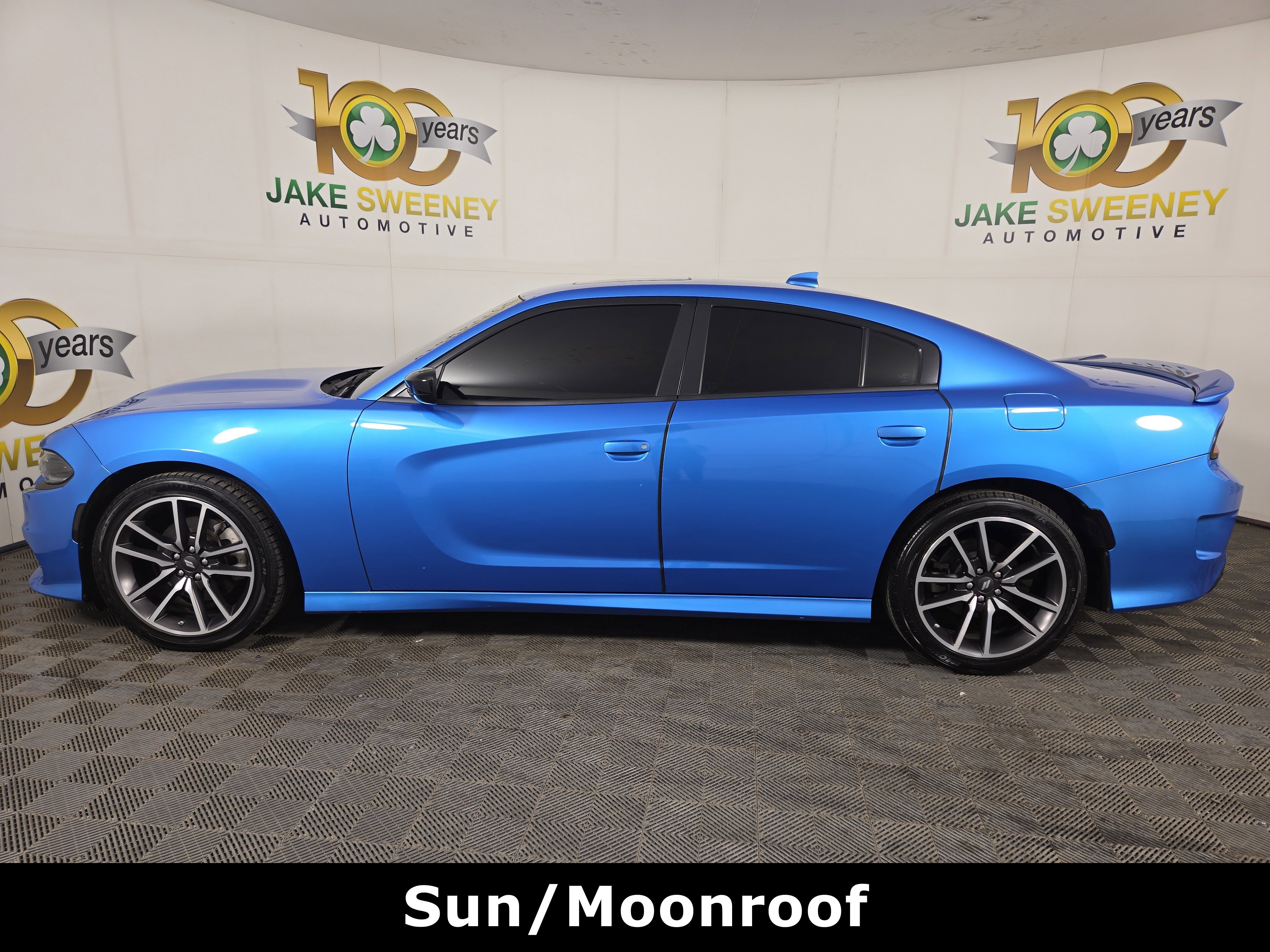 Used 2023 Dodge Charger R/T w/ Navigation & Travel Group RWD image 4