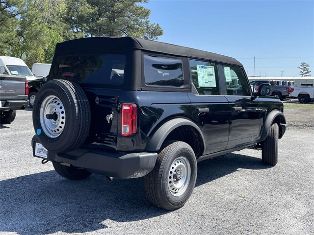 New 2025 Ford Bronco Base image 25