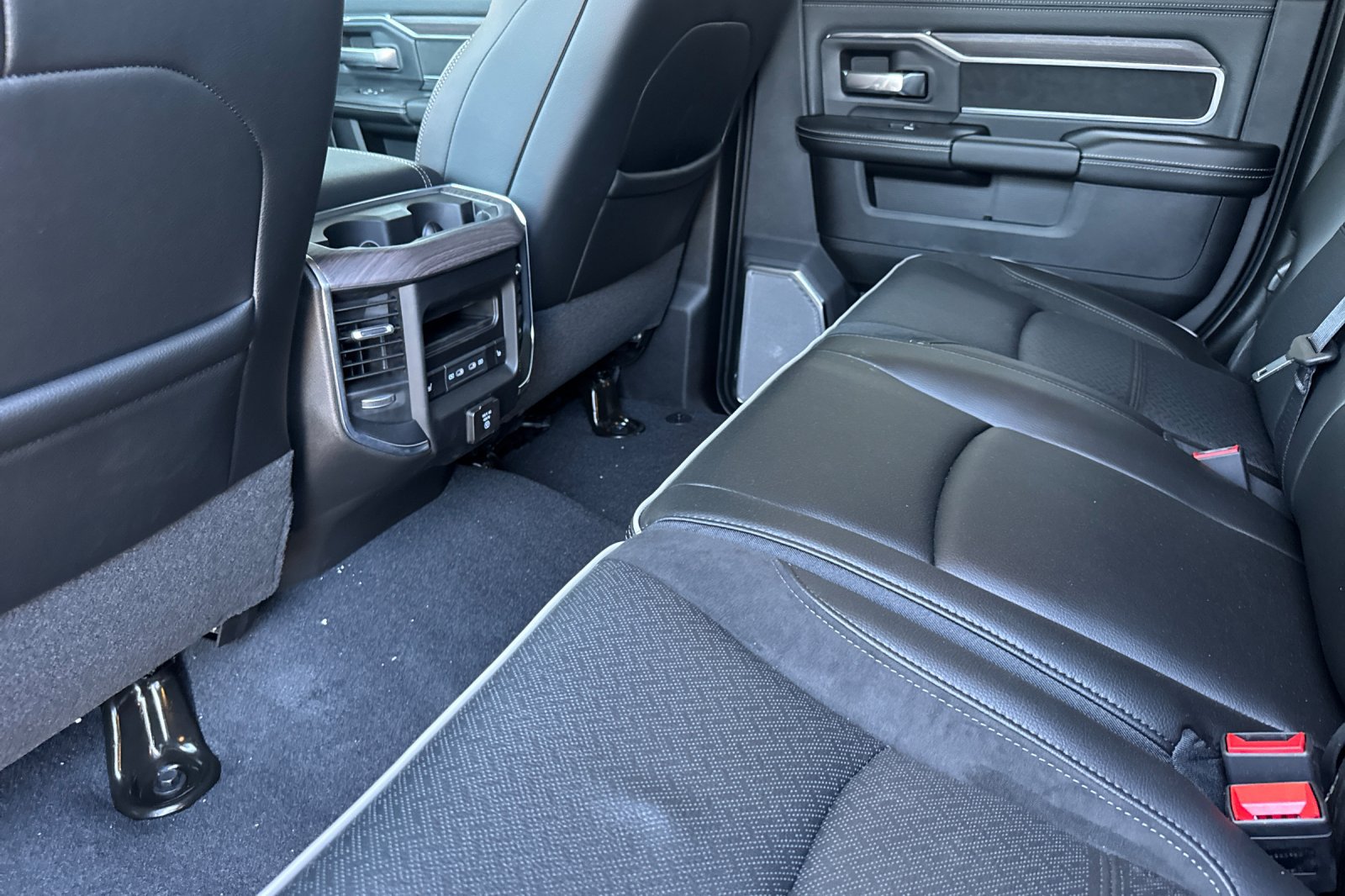 New 2026 RAM 3500 Laramie AWD/4WD image 11