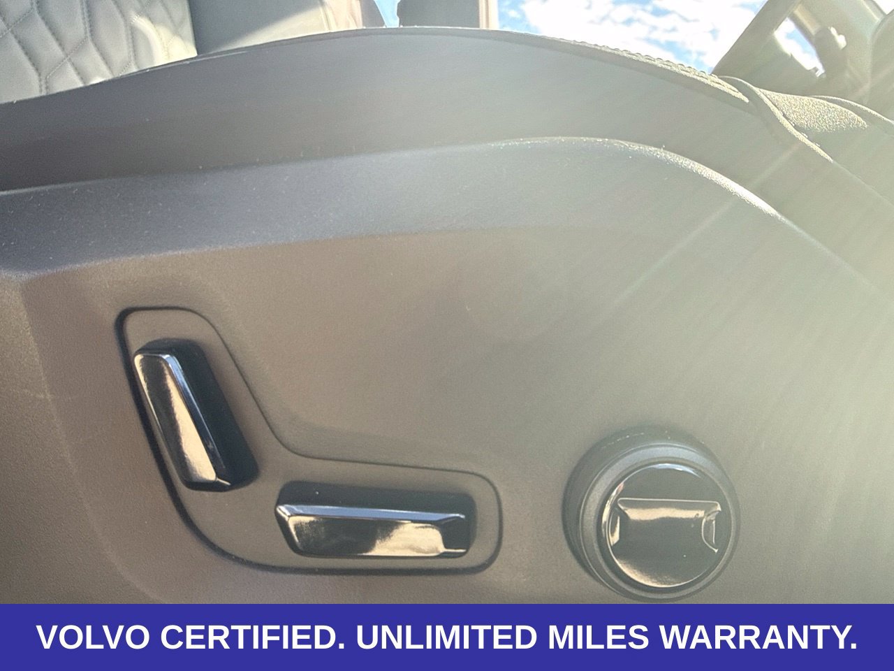 Certified 2026 Volvo XC90 B6 Plus AWD/4WD image 21