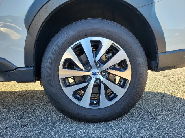 Certified 2025 Subaru Outback AWD/4WD image 11