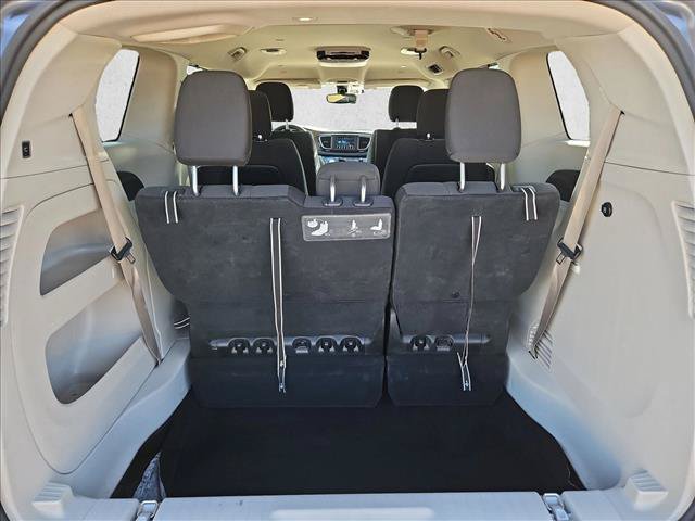 Used 2018 Chrysler Pacifica Touring Plus w/ Tire & Wheel Group FWD image 6