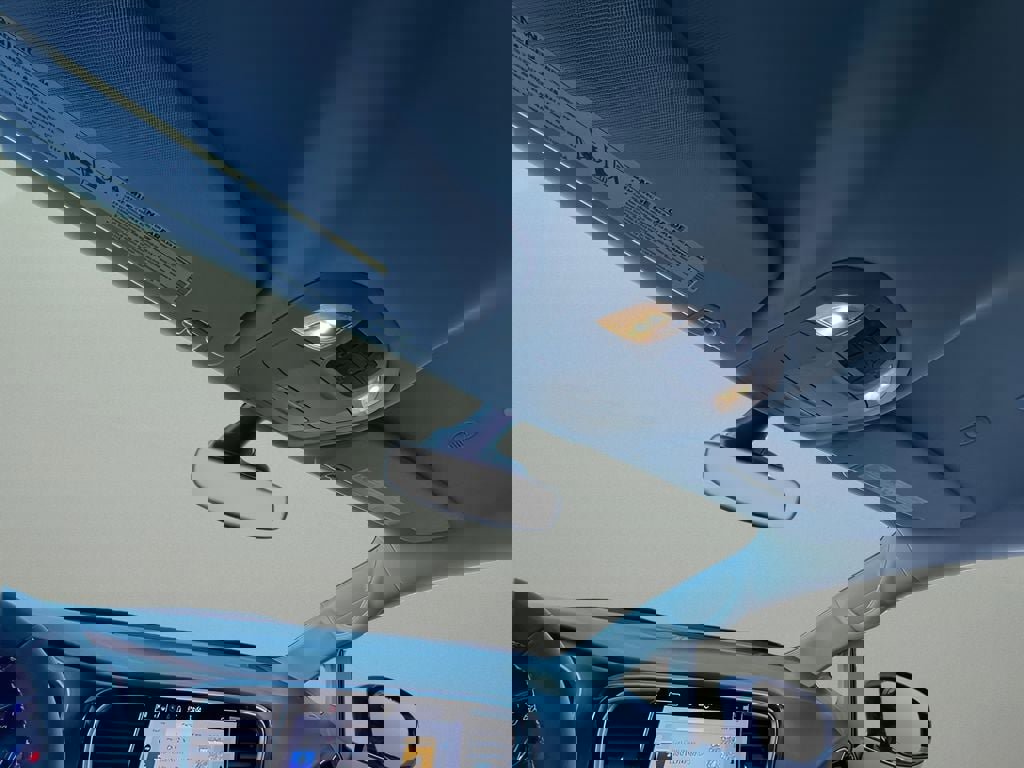 Used 2024 Chrysler Pacifica Touring-L image 15