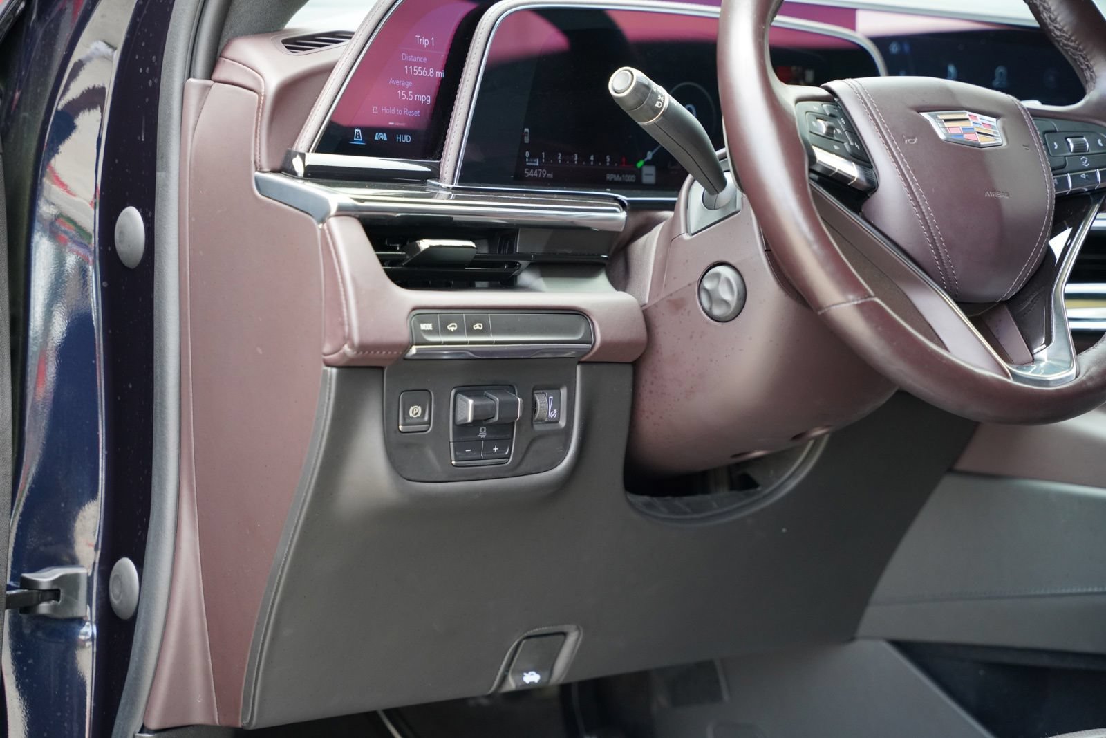 Used 2023 Cadillac Escalade ESV Sport Platinum w/ LPO, ONYX Package RWD image 21