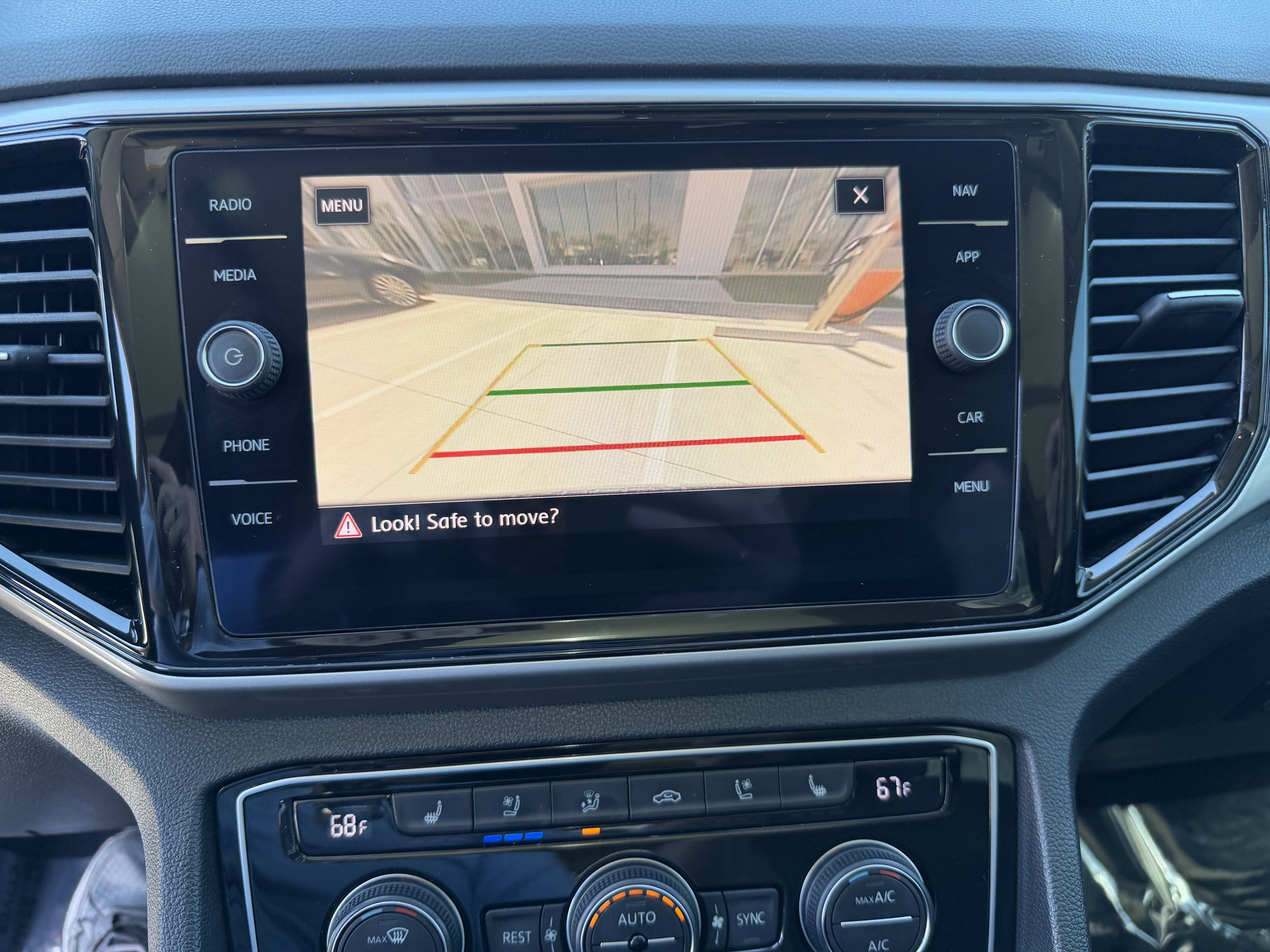 Used 2021 Volkswagen Atlas SEL Premium image 19