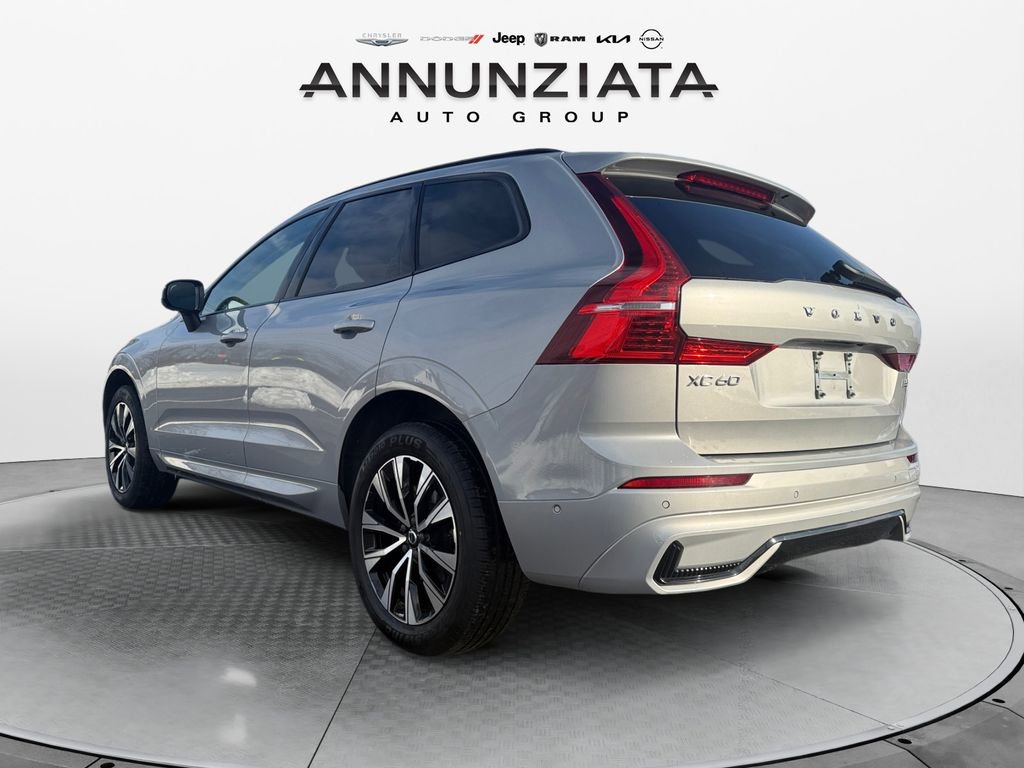 Used 2024 Volvo XC60 B5 Plus image 3