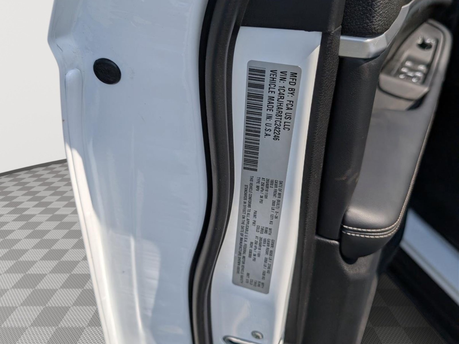 New 2026 Jeep Grand Cherokee Altitude AWD/4WD image 12