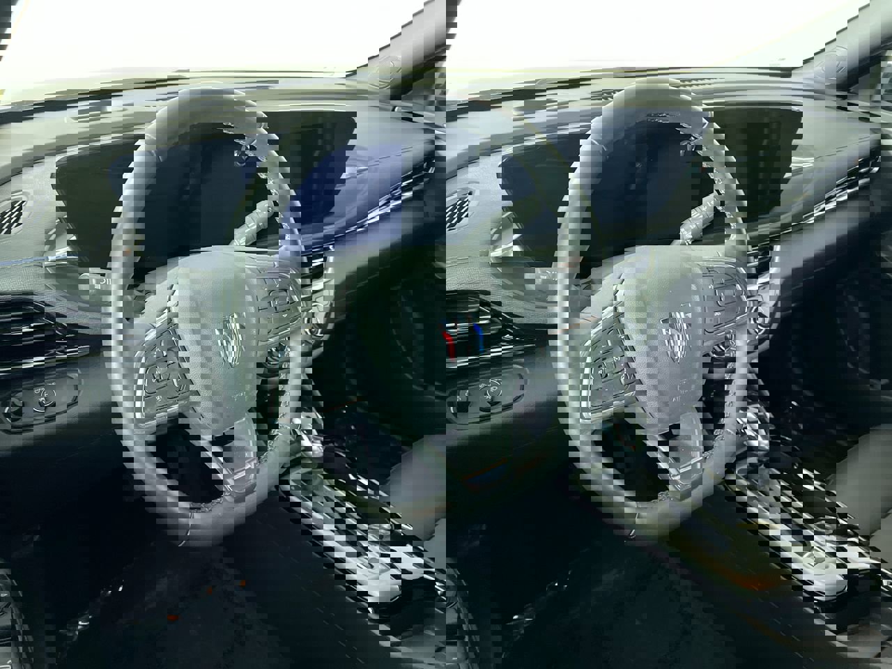 Used 2024 Buick Envista Sport Touring w/ Convenience I Package image 27