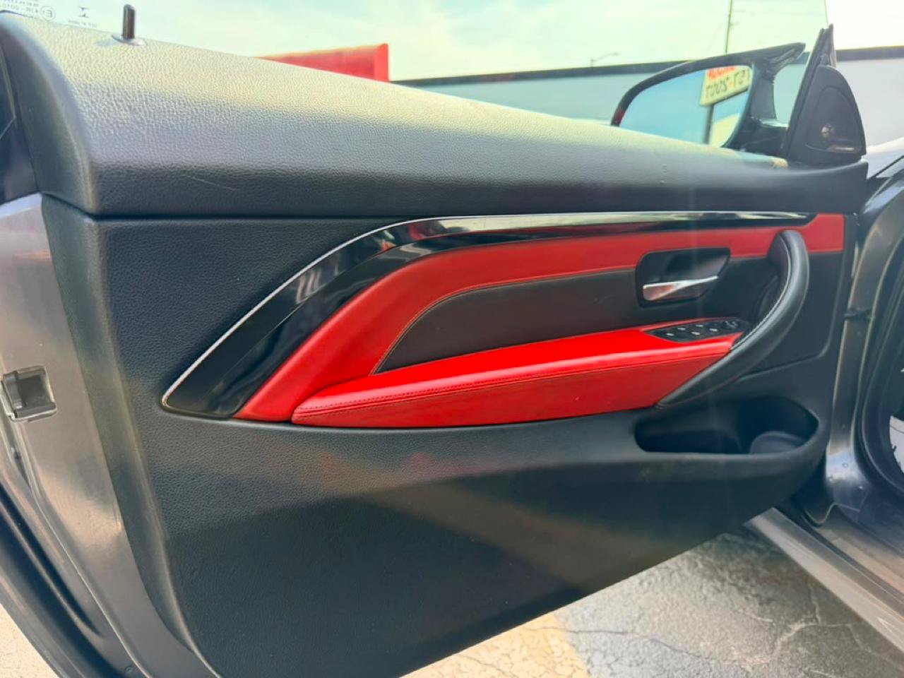 Used 2015 BMW M4 Convertible RWD image 24