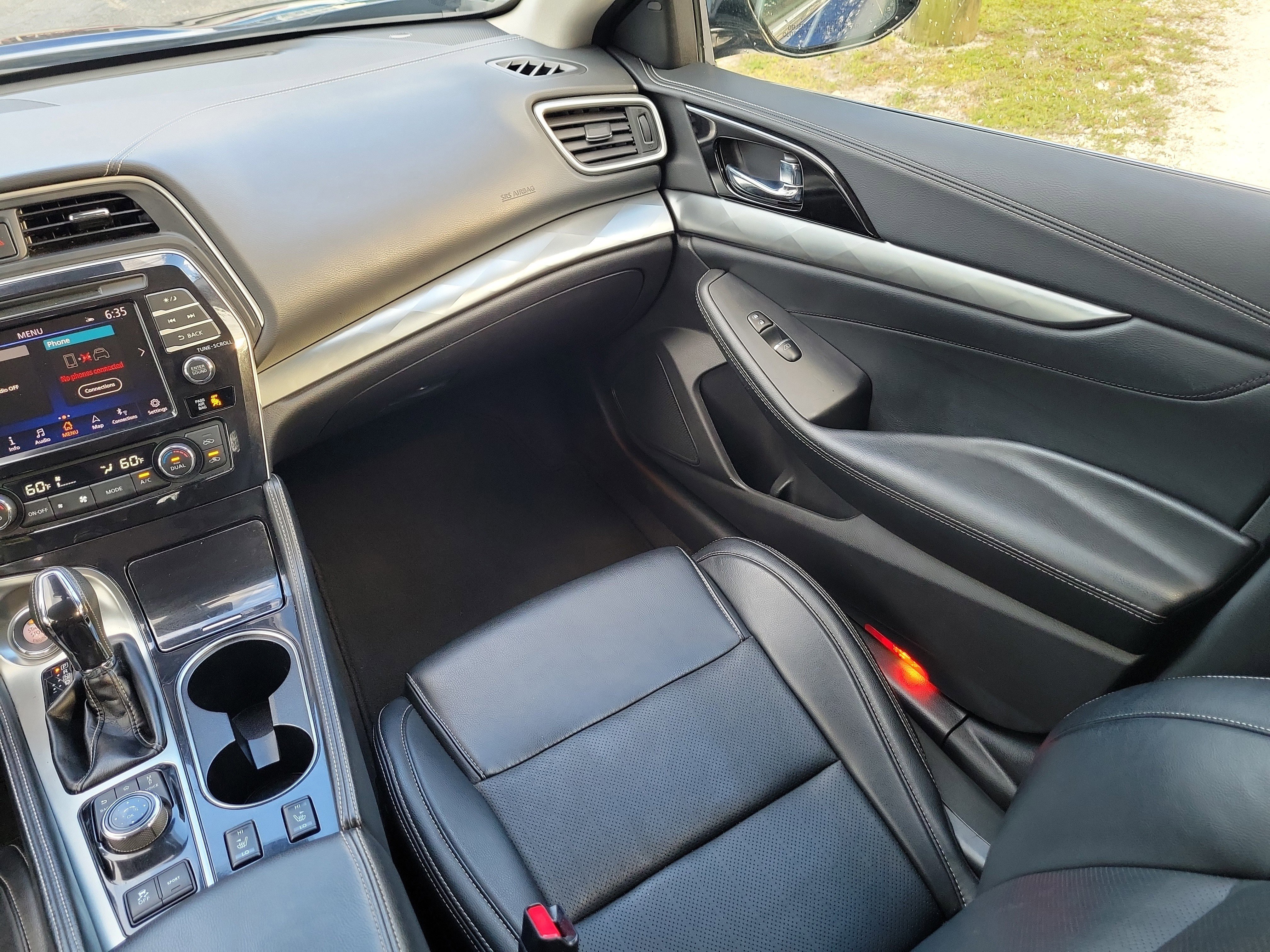 Used 2023 Nissan Maxima SV w/ Floor Mat Group FWD image 13