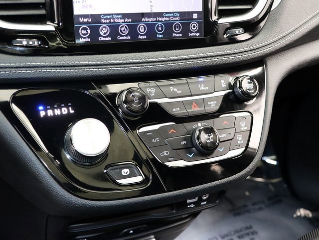 Used 2019 Chrysler Pacifica Limited w/ Advanced Safetytec Group image 24